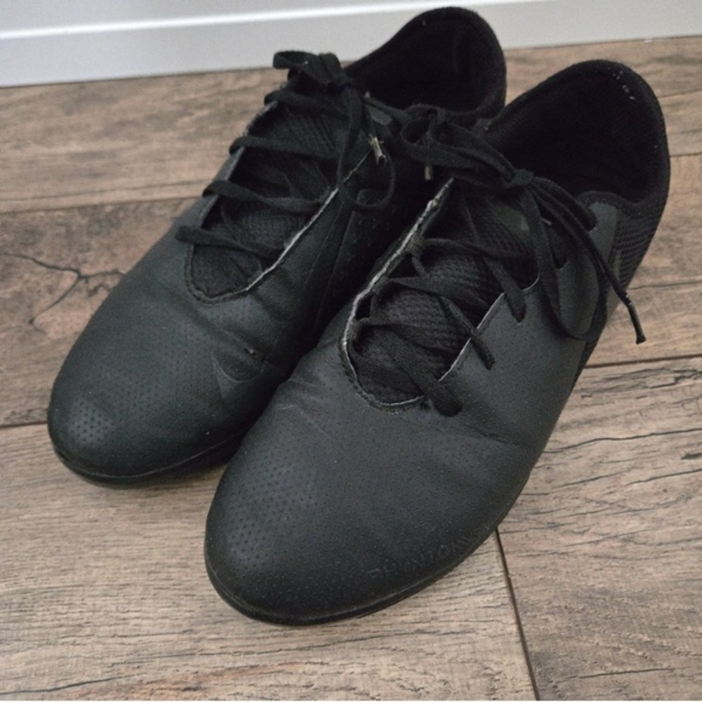 Mens NIKE Phantom Vision 9 5 Black Athletic Sneakers